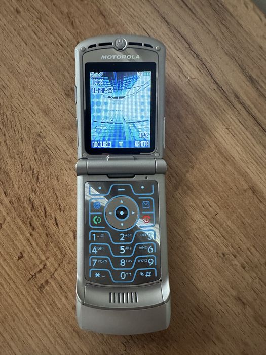 Ретро Motorola RAZR V3