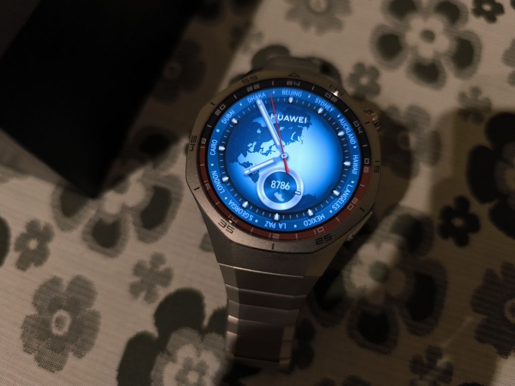 Huawei GT5 Pro Titanium смарт часовник