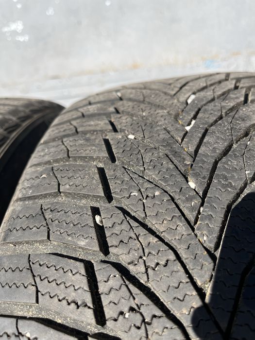 2 бр. зимни гуми 255/45/19 Nexen DOT 2623 7 mm
