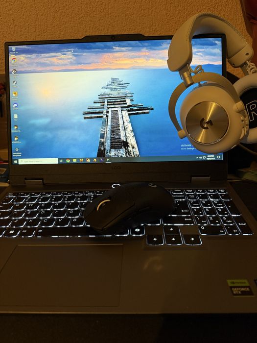 Laptop Gaming Lenovo LOQ 15|AX9 FHD 144 Hz Vand Sau Schimb