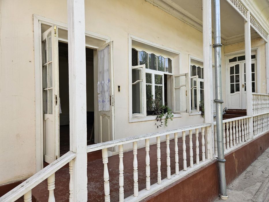 Ижарага ховли 1 хонали уй бекаси бор