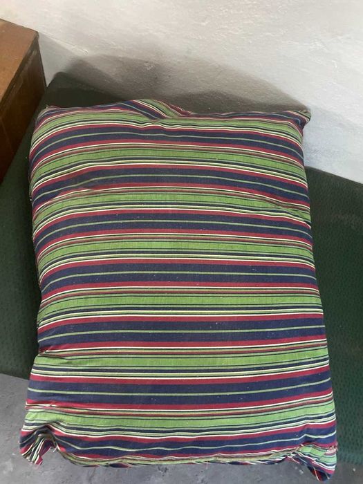 Продам подушку (наполнение перо)