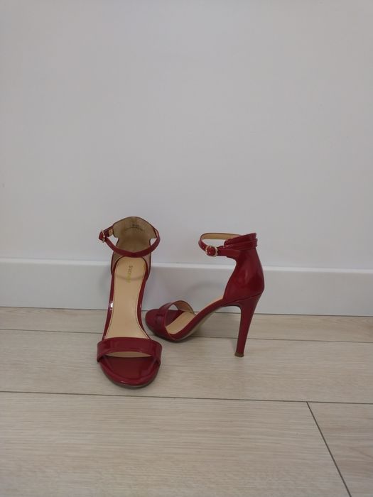 Sandale cu toc Graceland