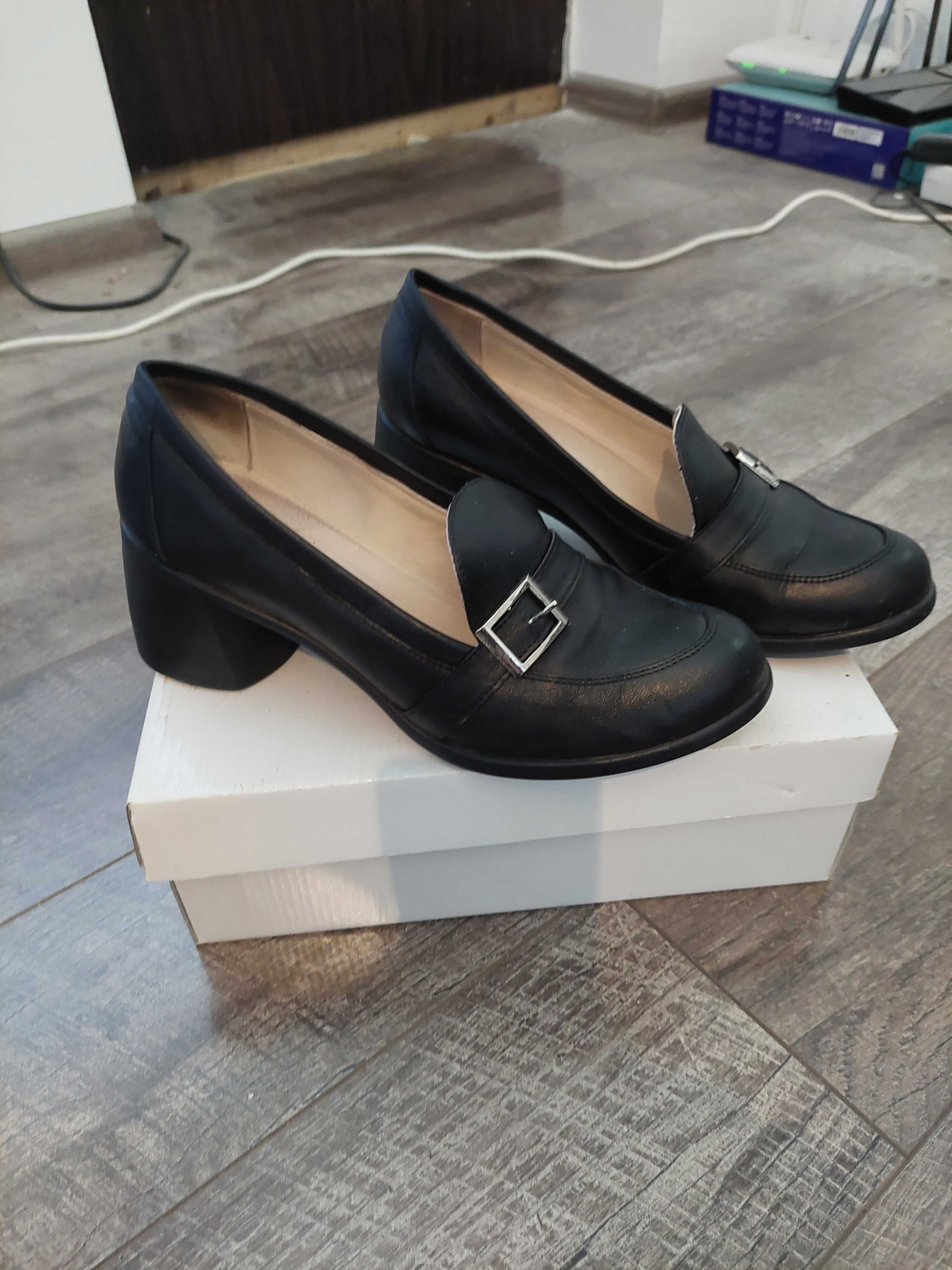 Pantofi dama, piele, marimea 41