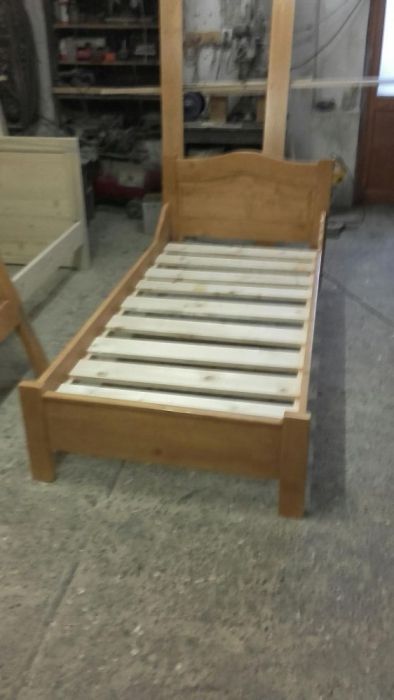 Mobilier lemn masiv