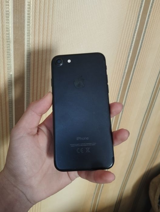 В продаже  айфон 7