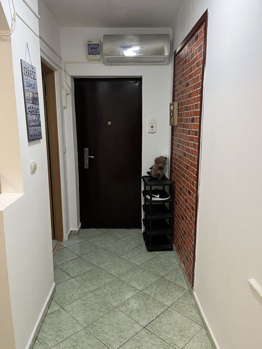 Proprietar Închiriez apartament 2 camere – Mansardă, etajul 5