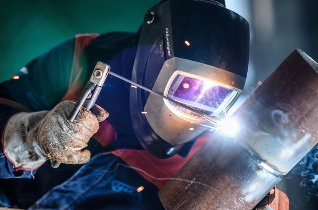 Счётчик газа установка. Сварщик Сантехник. Отопление теплый пол ремонт