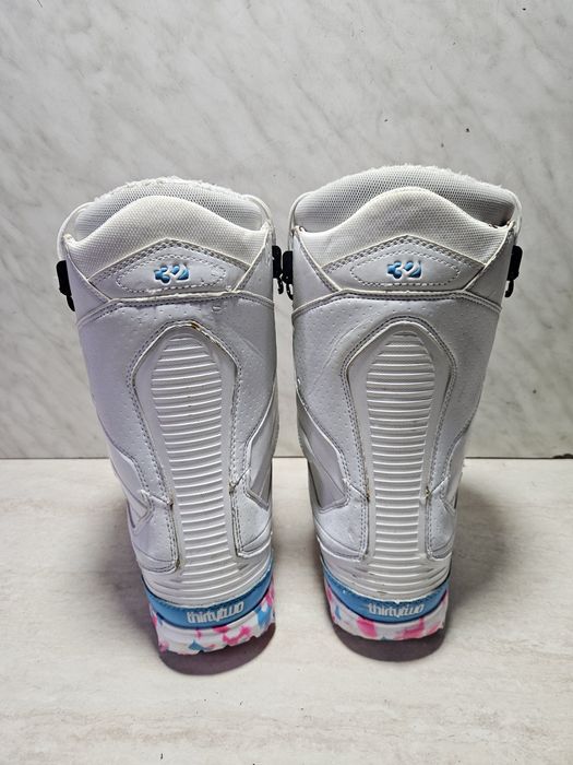 Boots 116 buti placa snowboard   Thirtytwo mărimea 38,5  (24   cm) .