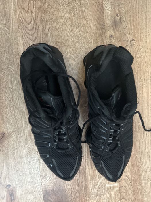 Продамам обувки nike air max shox tl 43 номер !!