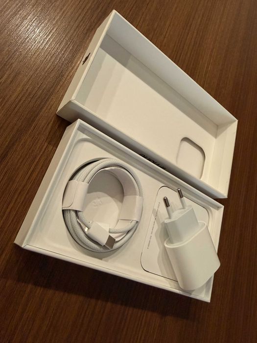 iPhone 15 Pro Max /Blue Titanium/512 GB/Като нов с Аксесоари