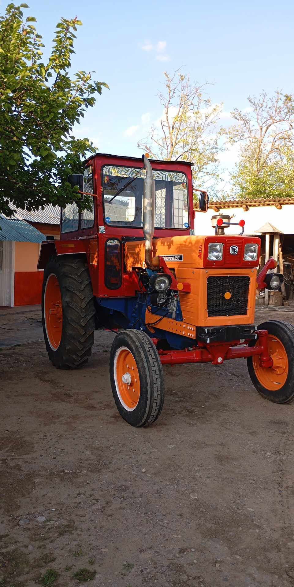 Tractor universal 650