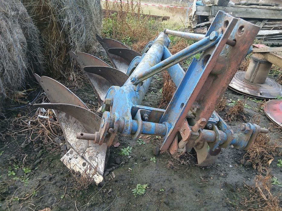 Vând plug românesc