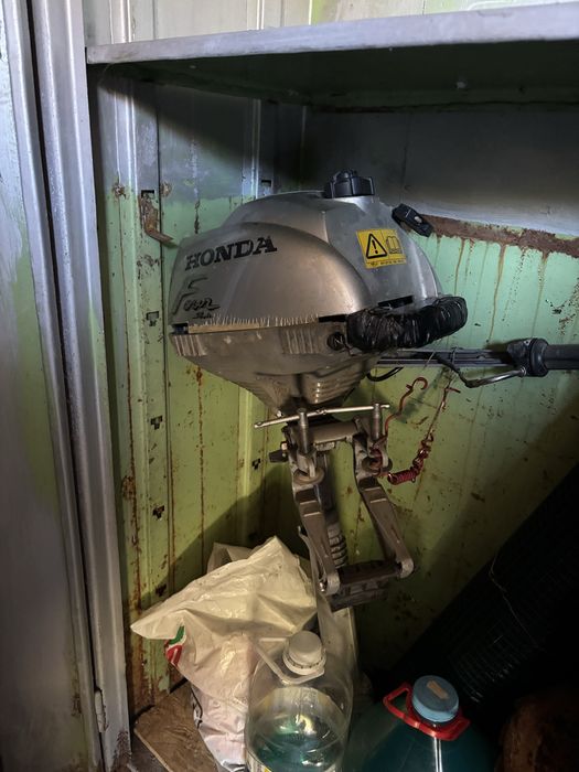 Barca gonflabila Kolibri cu motor