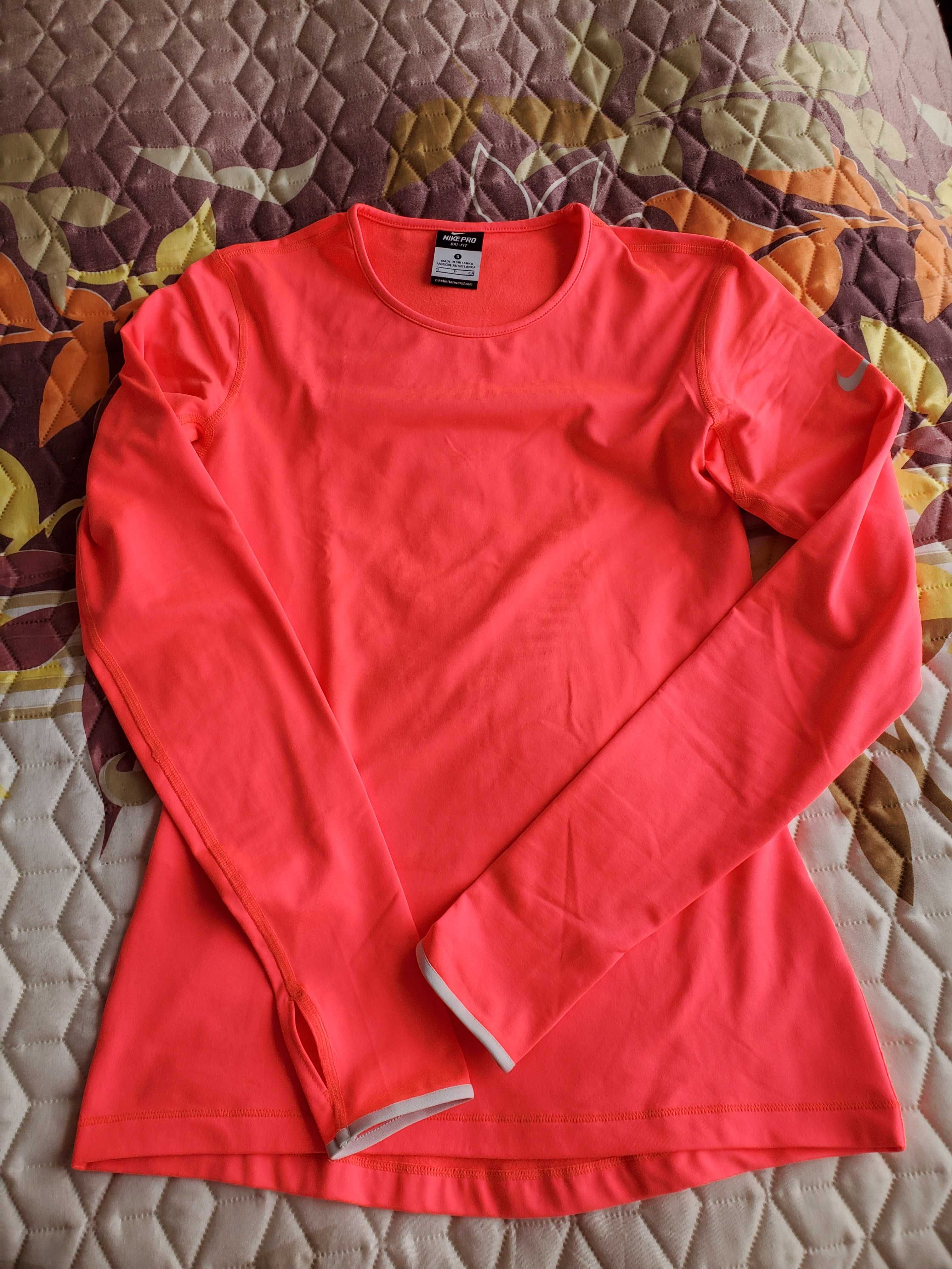 Дамски Спортни Блузи Nike Dry Fit