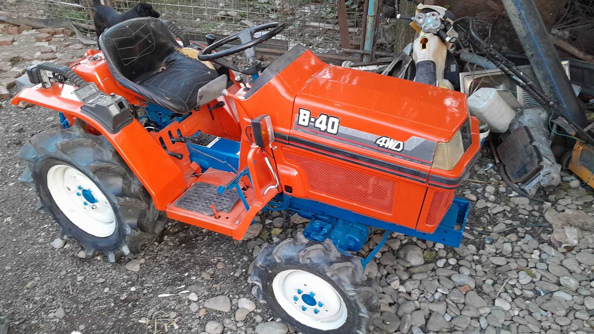 GRAU  1 leu/kg , TRACTOR kubota 12cp și 14 cp, freza, coasa 4000E