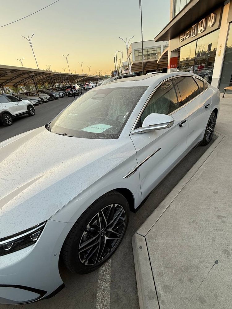 BYD Han narda grey 605 km