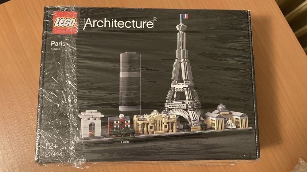 Lego 21044 Paris si 21028 New York City