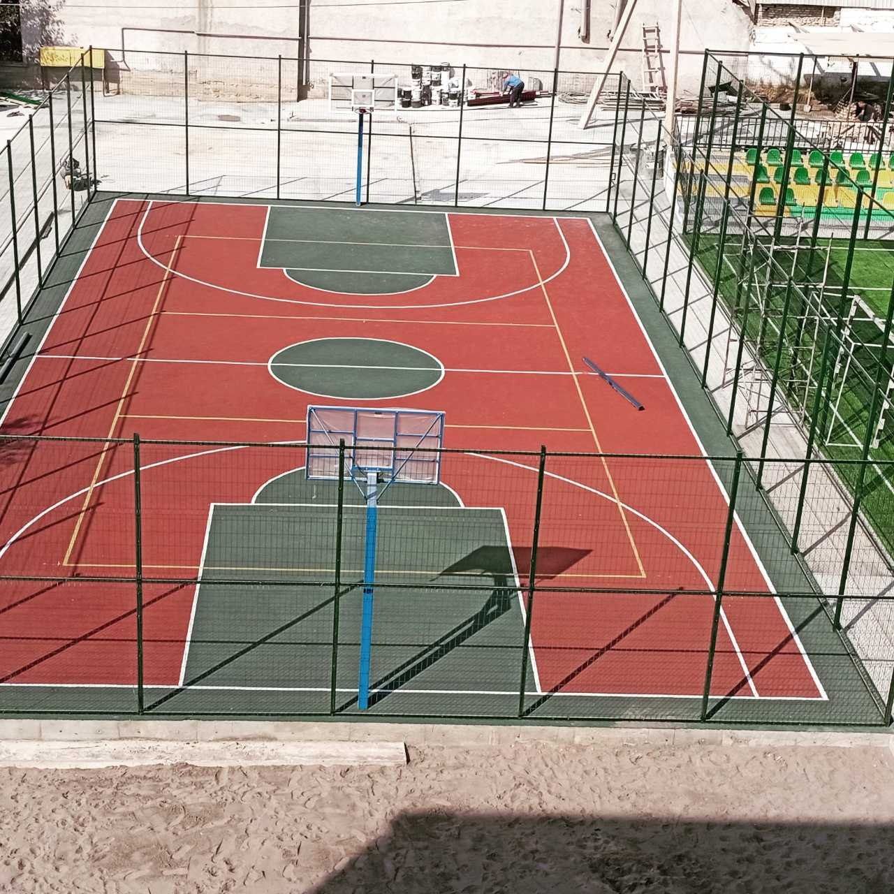 Mini stadion. Va baskedbol maydon