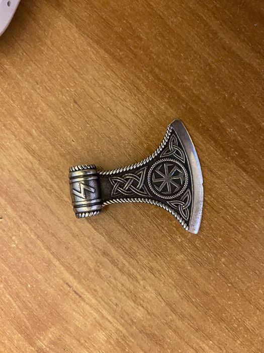 Оберег секира серебро