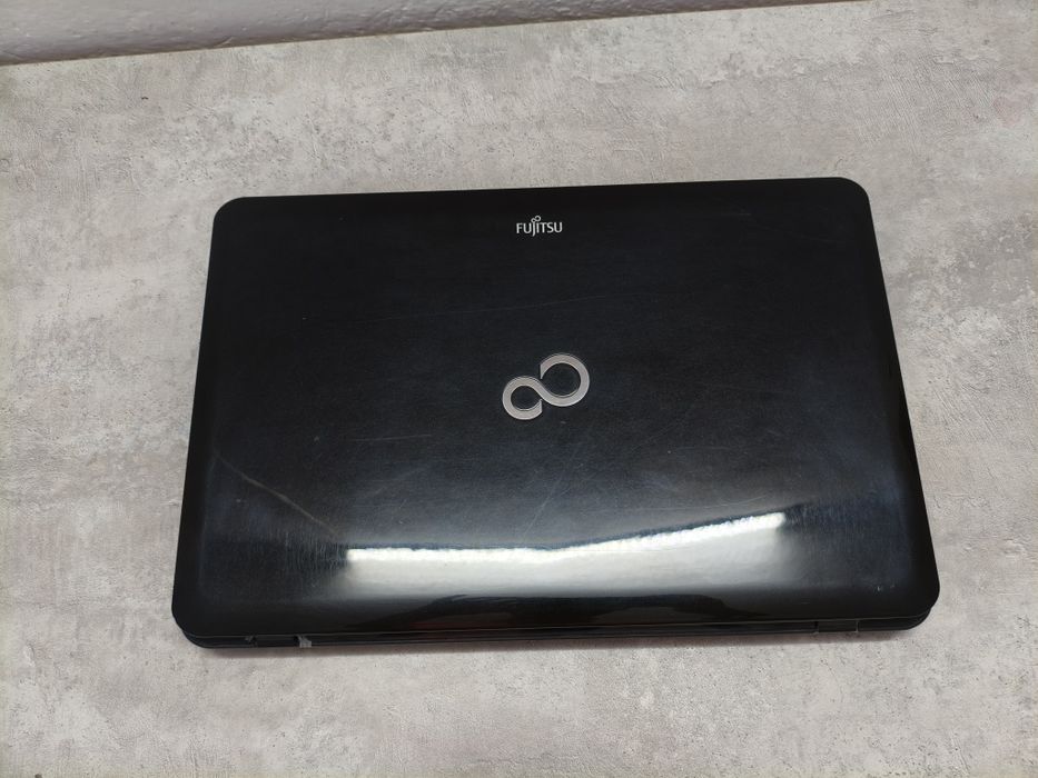 Ноутбук Fujitsu. Core i3-2370M/SSD 128Gb/DDR3 6Gb