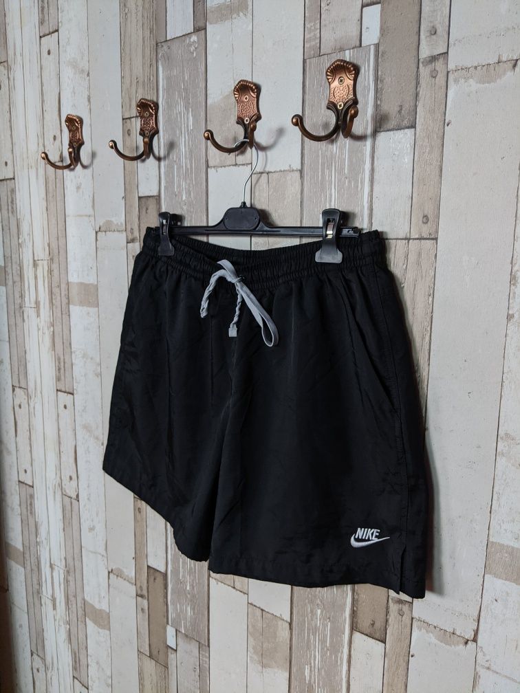 Pantaloni scurti Shorts sweats Nike Woven Flow poliester model nou