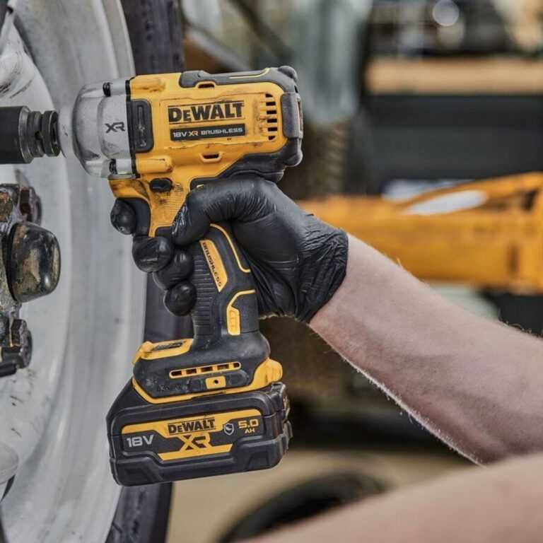 Акумулаторен ударен гайковерт DeWALT DCF891N, 812 Nm, 18 V, 1/2″