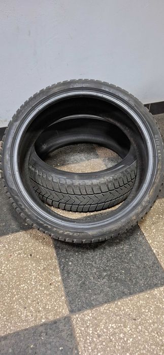 2бр. 225/40/20 Pirelli RFT 6.2mm грайфер, дот 22г. Безплатен монтаж