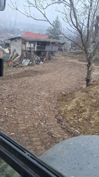 Beton concasat utilizabil ca  și strat suport pe strada sau parcare.
