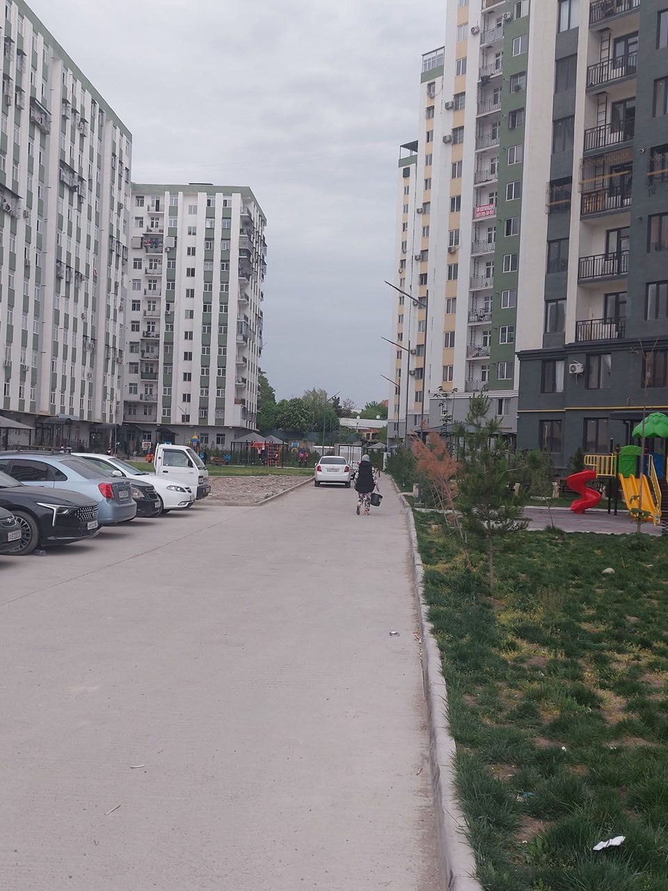 Срочно Чоштепа 1-Бекат Метро 2-комнатная