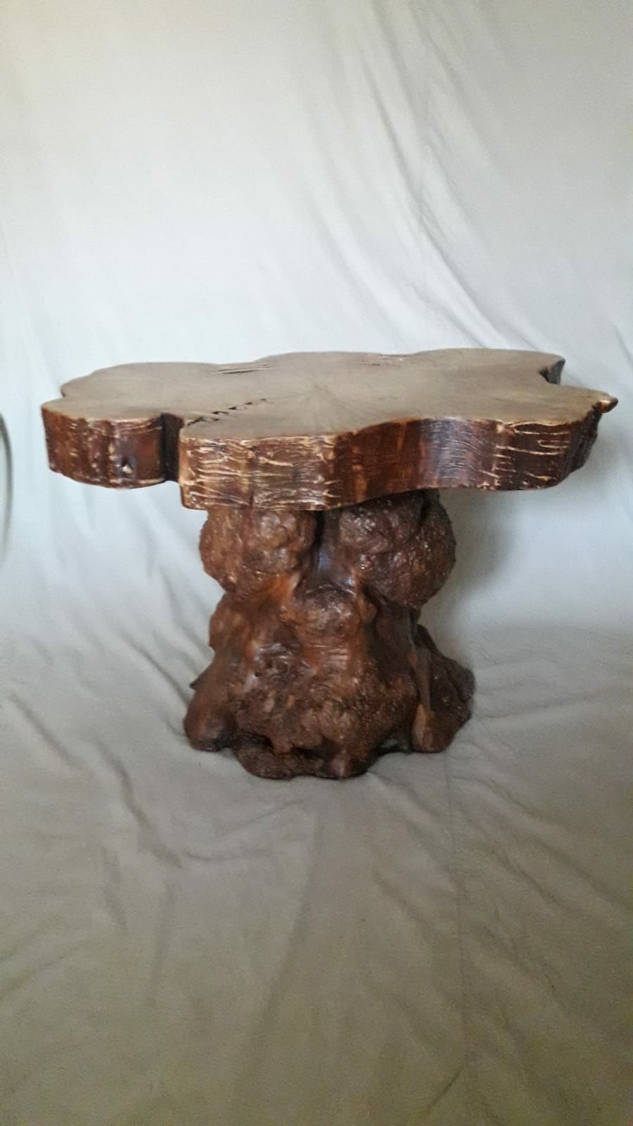 столик деревянный из сруба