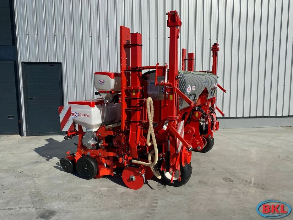 Gaspardo MAGA MTR 8 R *** Pret Special,Bazin Inox 900L, Randuri reglabile hidraulic 45-75cm