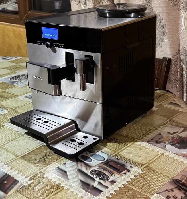 Продавам кафе мащина siemens EQ.8