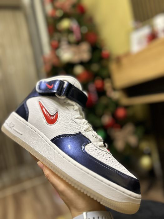 Air Force 1 Mid Qs