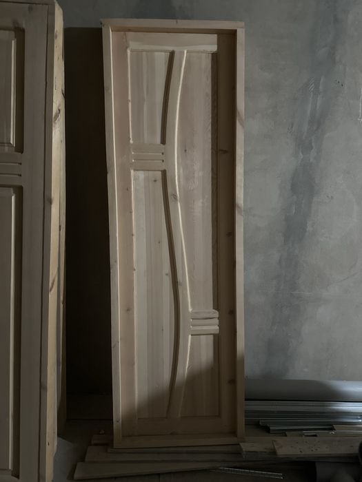 Двери деревянные новые размер 0,85х2,05 3-шт и 0,65х2,05 2-шт