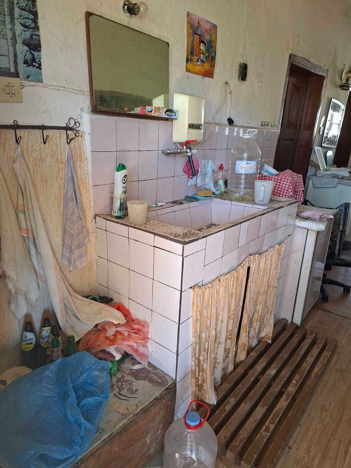 Продава къща в село Берсин.