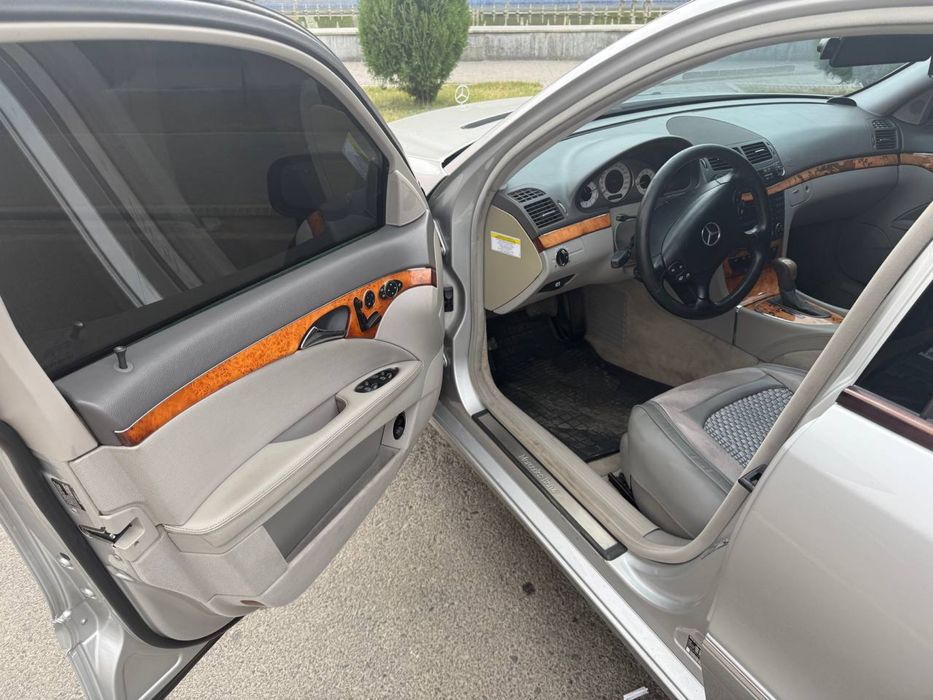 Mercedes-Benz E350 4MATIC