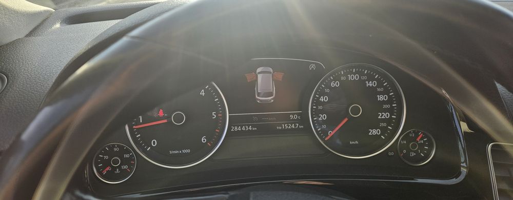 De vinzare WV TOUAREG 2015 pret fixx