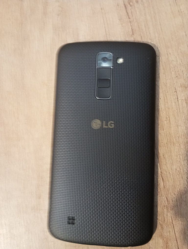 LG телефон б/у хорошо держит батарею