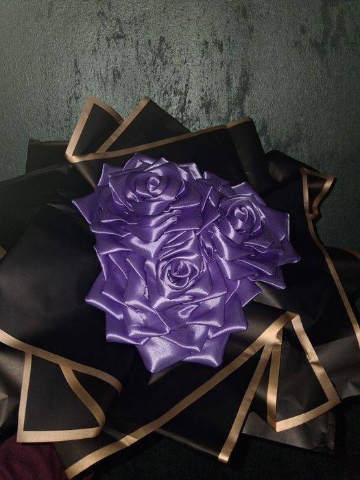 Buchet de trandafiri din satin