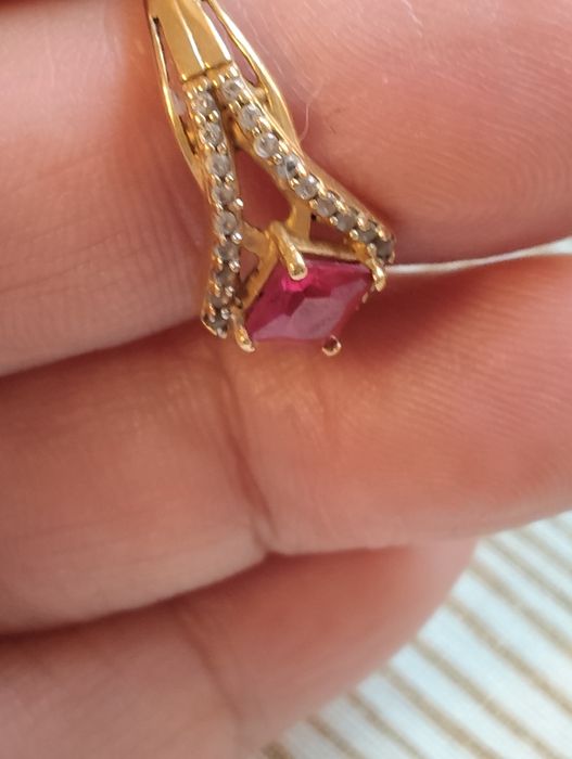 Inel  lucrat din aur 14 ct rubin artificial