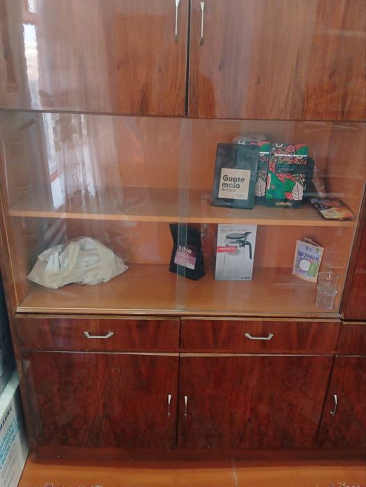 Стенка советский сотиладт  ойнали тортмаси билан