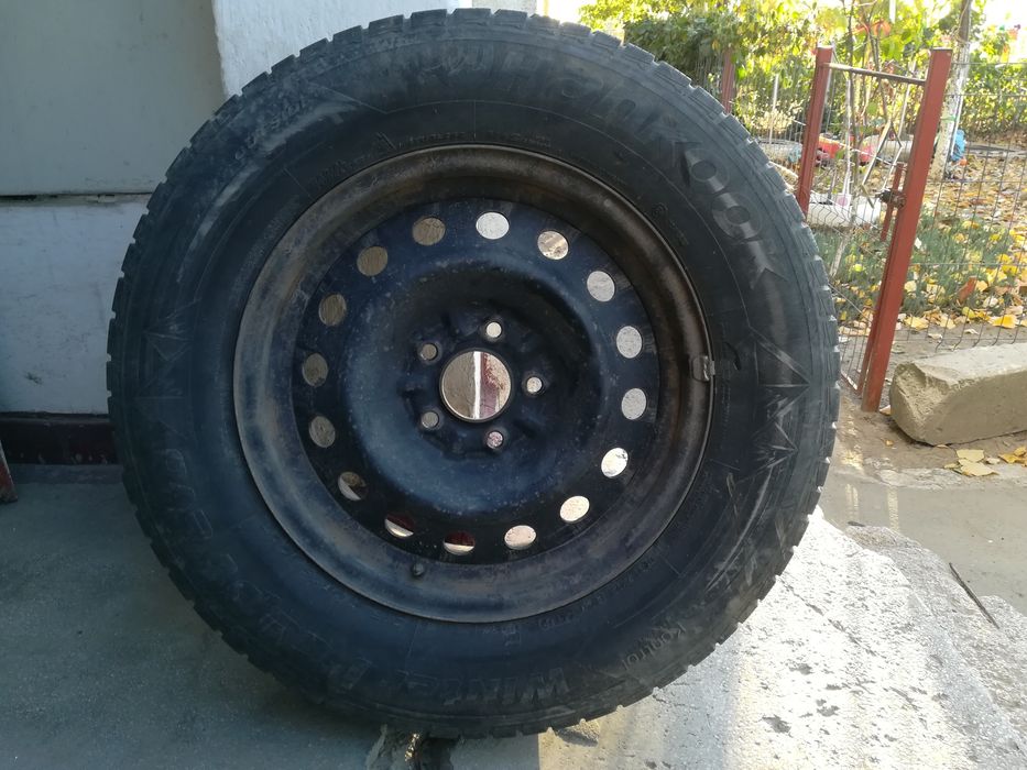 Vand anvelope de iarna Hankook si jante din otel