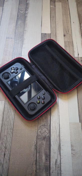 Продавам Anbernic RG35XX H