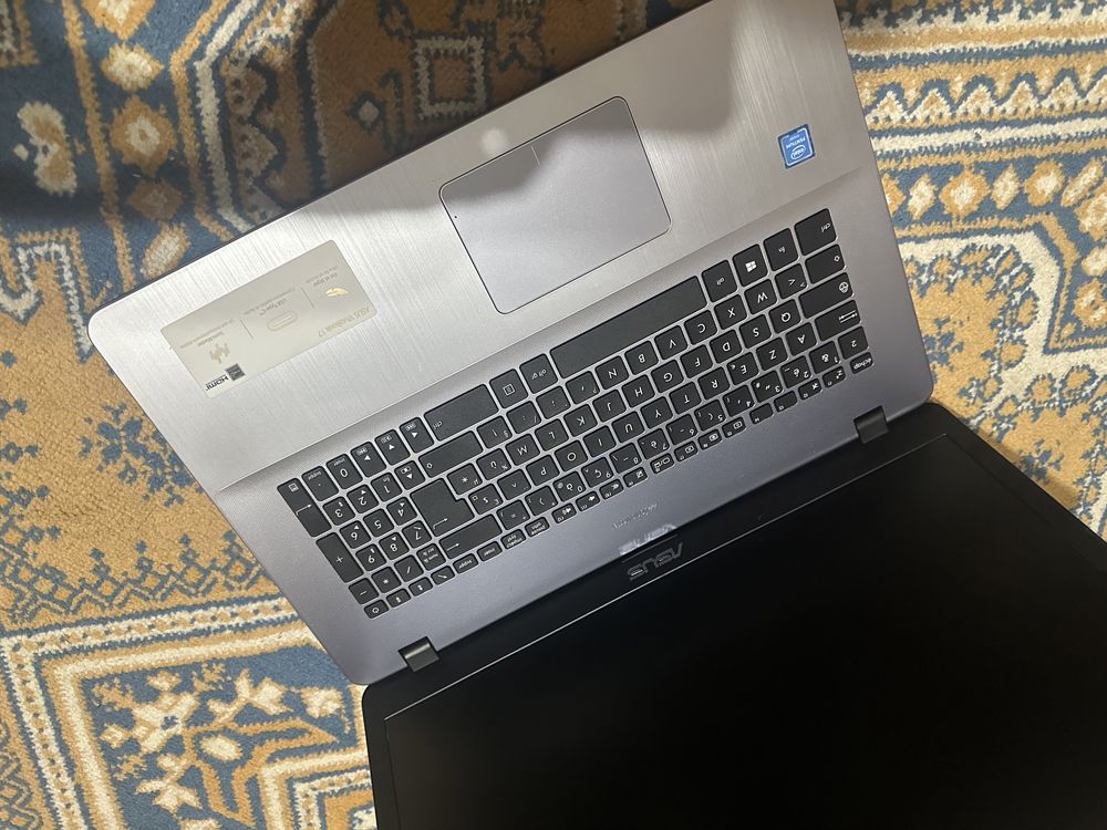 Laptop assus vivo book17