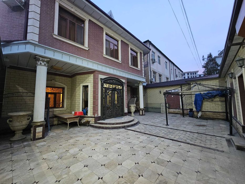 2,5 sotixli tayyor hovli, Barcha jihozlari bilan birga sotiladi.