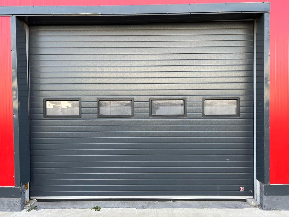 usi de garaj MCA hala/sectionale/garaj,profesionale nefolosite