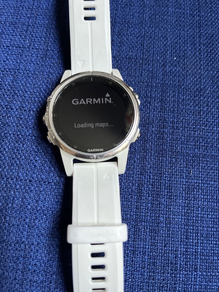 Garmin FÈNIX 5S PLUS смарт часовник