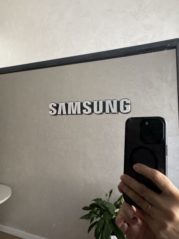 Холодильник Samsung Side By Side с ледогенератором