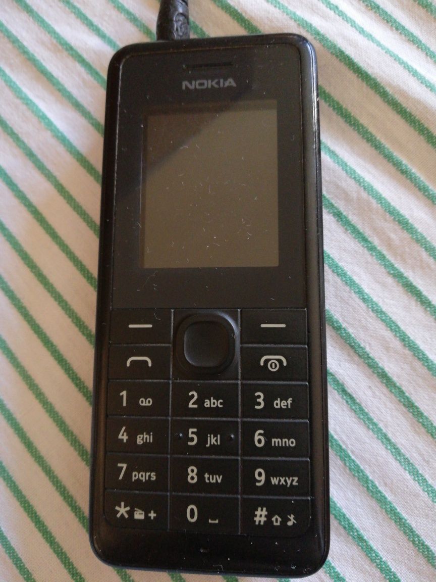 Nokia 4321 cu butoane